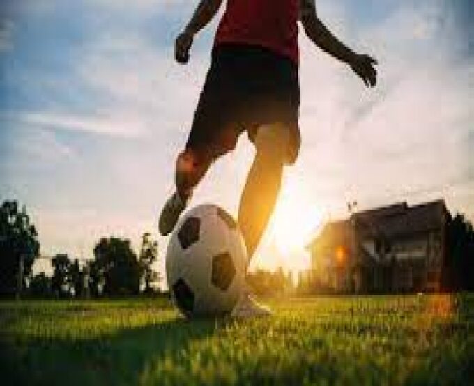 KISAH SEORANG ANAK YANG SANGAT MENCINTAI SEPAK BOLA